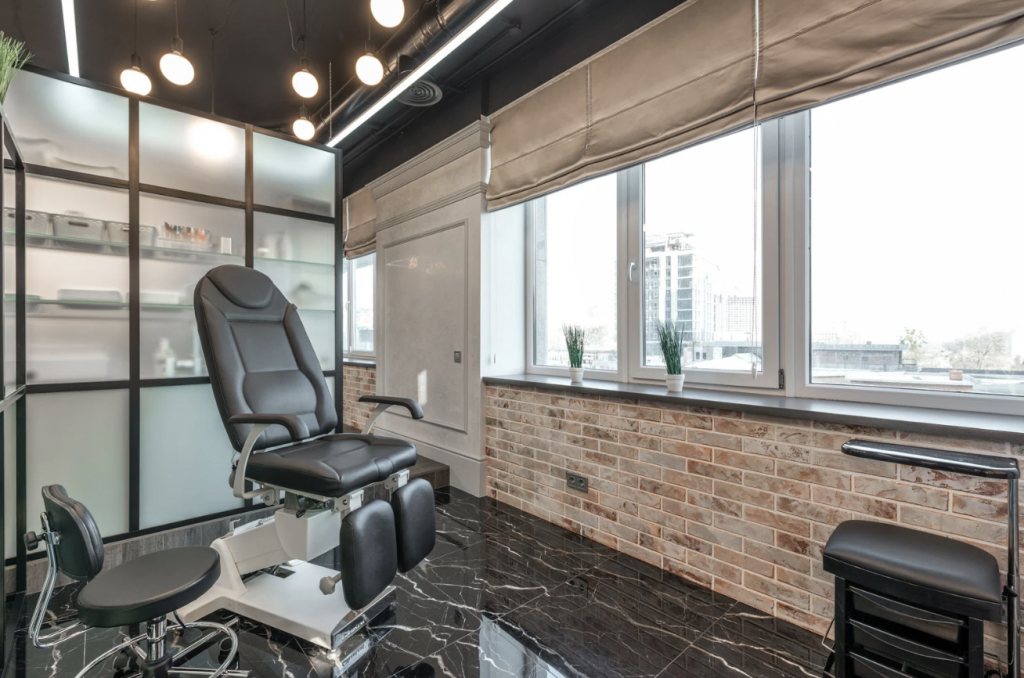 Beautician chair for rent in London